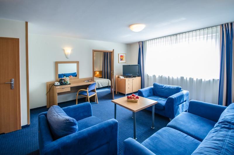 Hotel Wilanow Warszawa By Desilva Extérieur photo