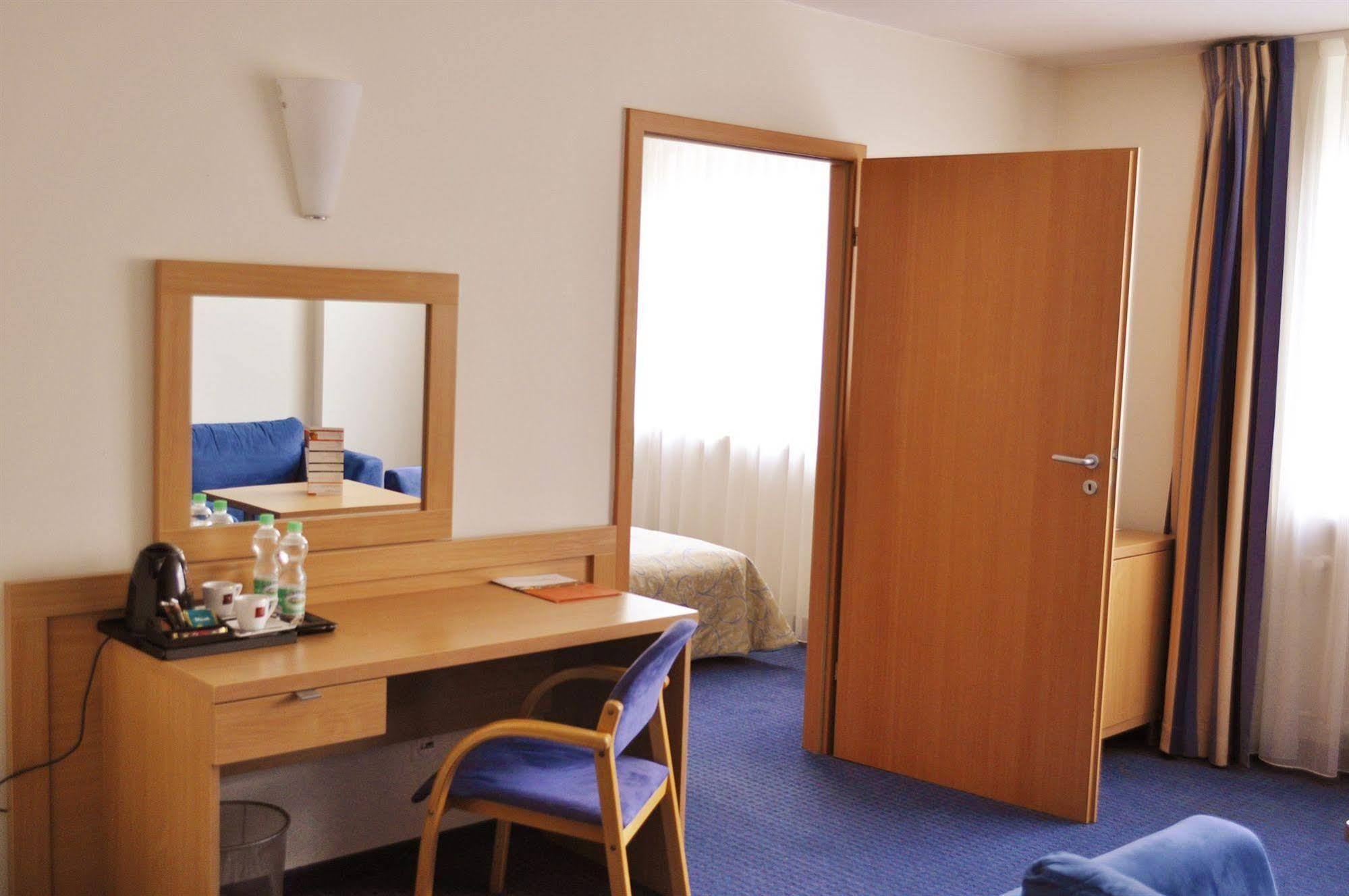 Hotel Wilanow Warszawa By Desilva Extérieur photo