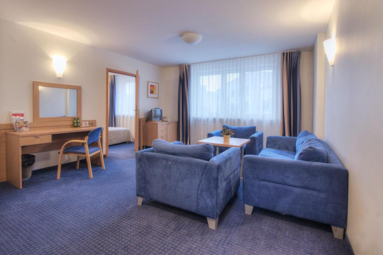 Hotel Wilanow Warszawa By Desilva Extérieur photo